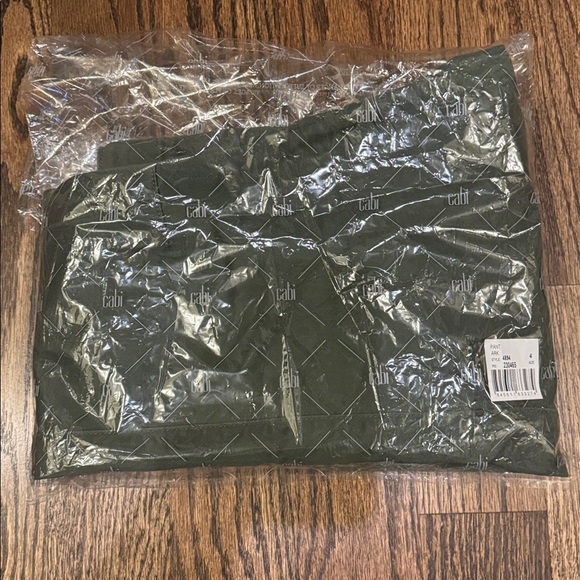 Cabi Spring 26 Navigator Pant olive green size 4 style #4894 - Picture 6 of 6